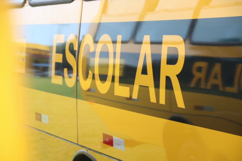 Terceirizada e Governo do Estado entregam 29 ônibus para a educação de Sinop